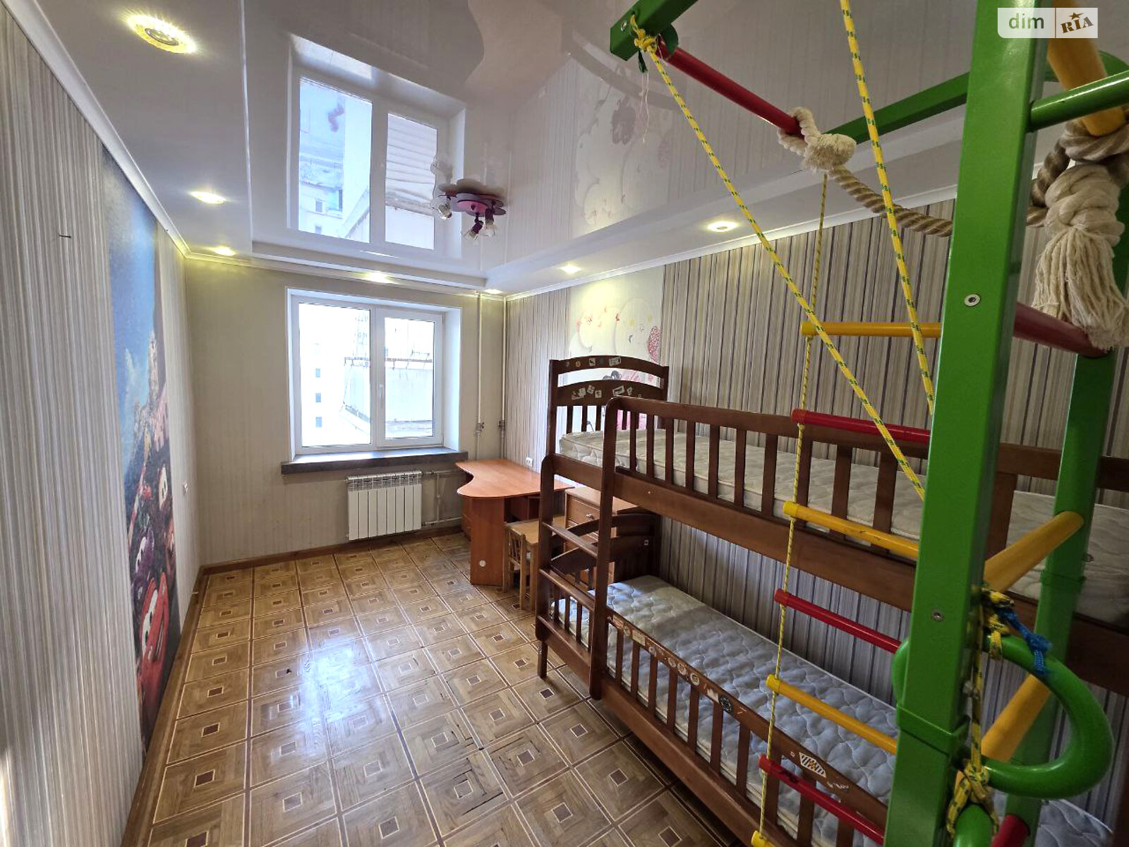 трехкомнатная квартира в Харькове, район Салтовский, на ул. Нескореных 46 в аренду на долгий срок помесячно фото 1