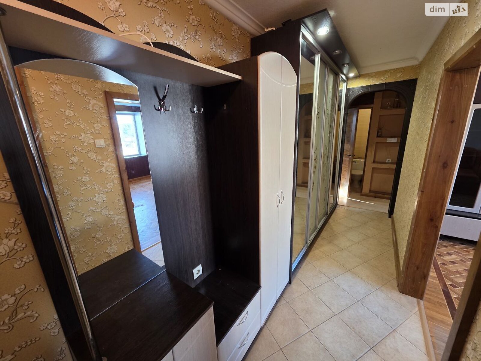 трехкомнатная квартира в Харькове, район Салтовский, на ул. Нескореных 46 в аренду на долгий срок помесячно фото 1