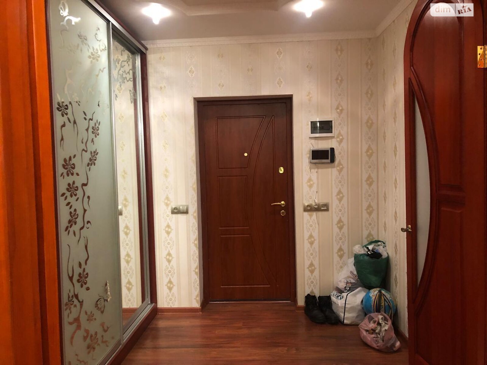 чотирикімнатна квартира в Харкові, район Салтівський, на просп. Тракторобудівників 94В в довготривалу оренду помісячно фото 1 чотирикімнатна квартира в Харкові, район Салтівський, на просп. Тракторобудівників 94В в довготривалу оренду помісячно фото 1