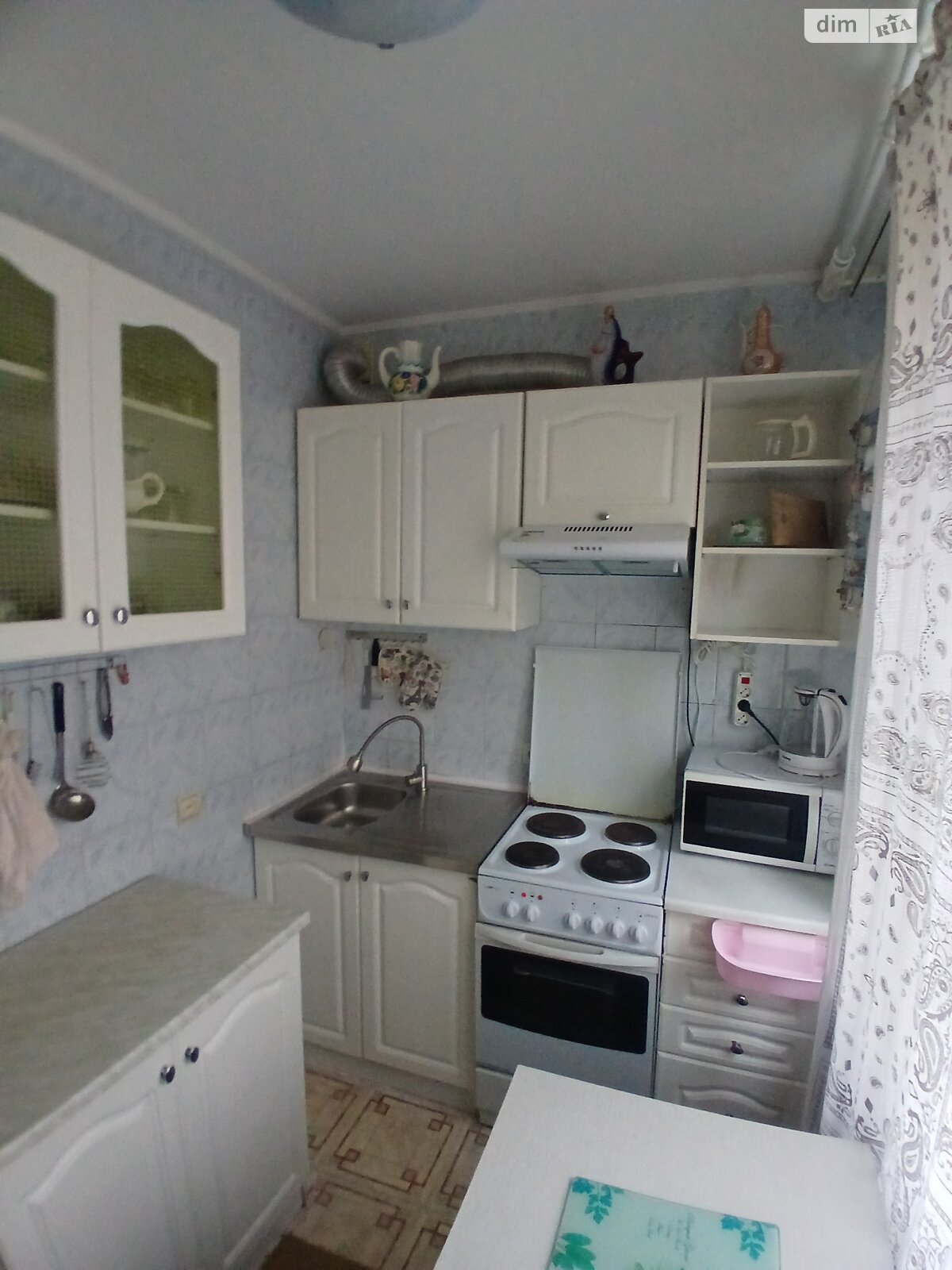 двухкомнатная квартира в Харькове, район Шевченковский, на просп. Победы 72 в аренду на долгий срок помесячно фото 1 двухкомнатная квартира в Харькове, район Шевченковский, на просп. Победы 72 в аренду на долгий срок помесячно фото 1