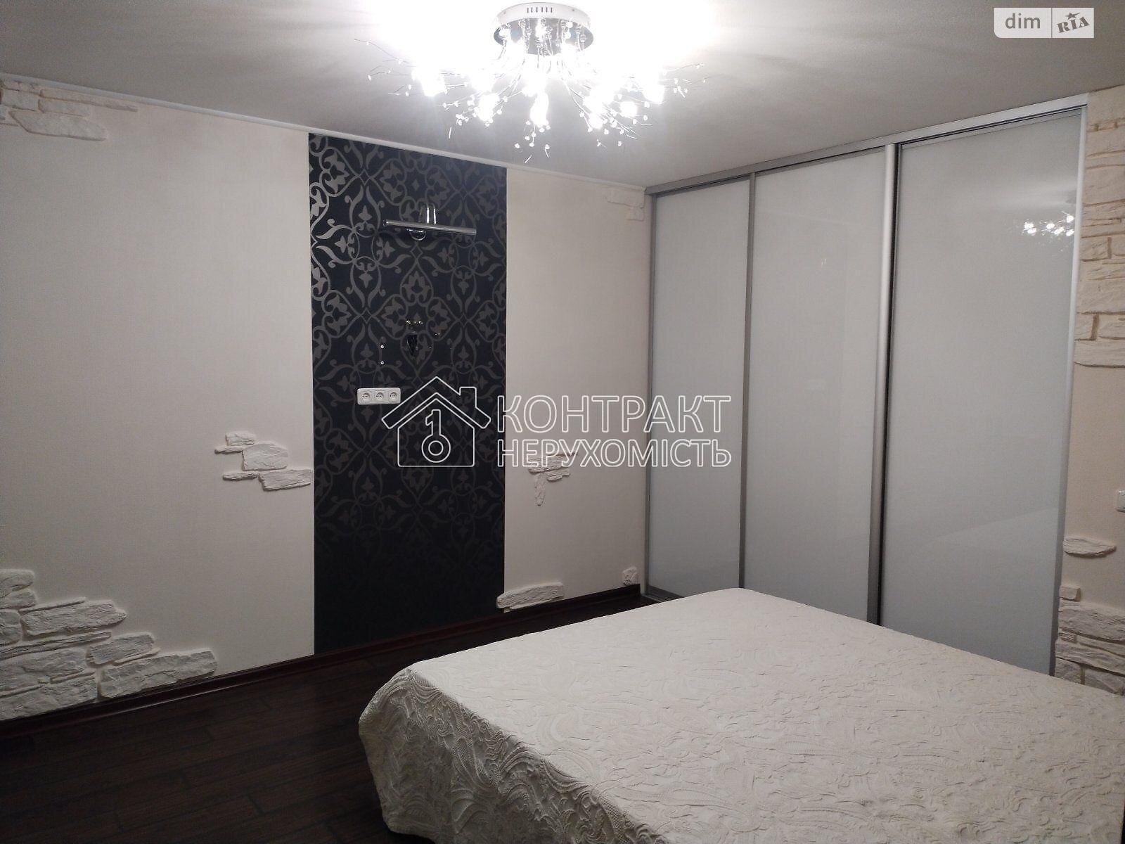 четырехкомнатная квартира в Харькове, район Центр, на пер. Армянский в аренду на долгий срок помесячно фото 1