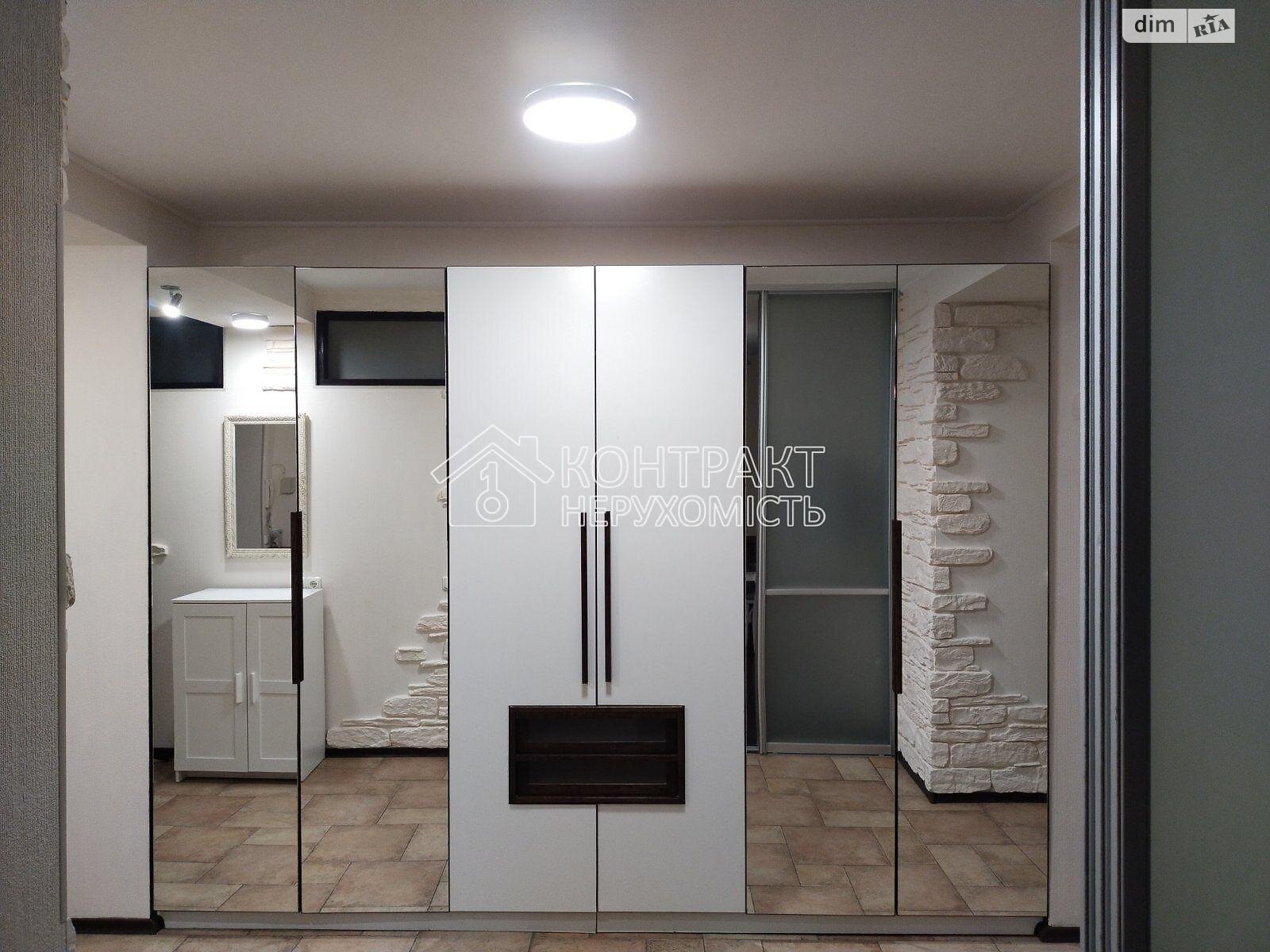 четырехкомнатная квартира в Харькове, район Центр, на пер. Армянский в аренду на долгий срок помесячно фото 1