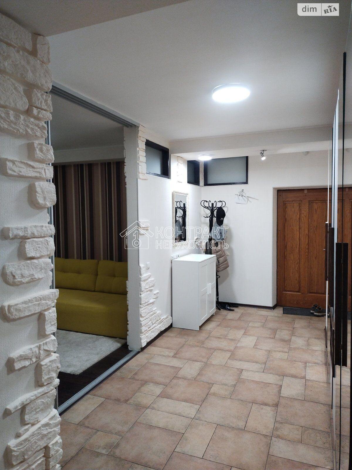 четырехкомнатная квартира в Харькове, район Центр, на пер. Армянский в аренду на долгий срок помесячно фото 1