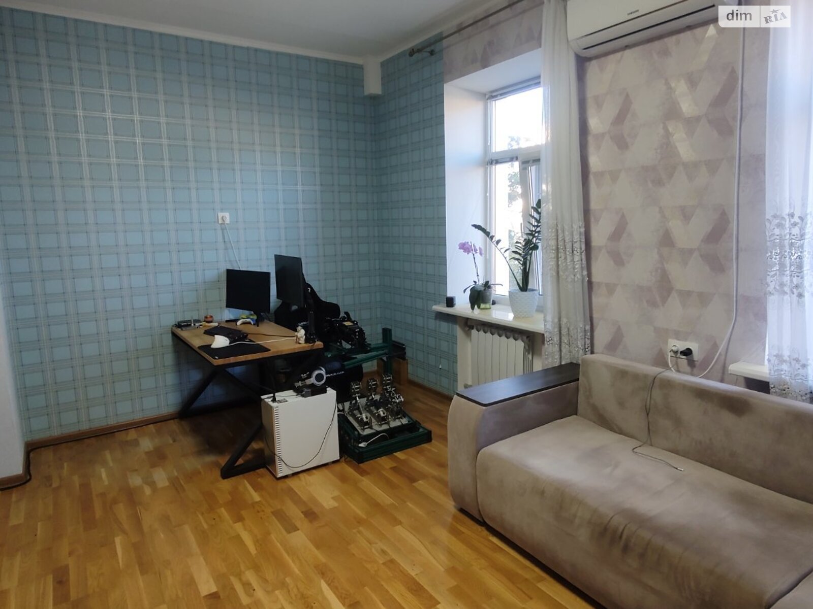 трехкомнатная квартира в Харькове, район Центр, на ул. Дарвина 16 в аренду на долгий срок помесячно фото 1 трехкомнатная квартира в Харькове, район Центр, на ул. Дарвина 16 в аренду на долгий срок помесячно фото 1