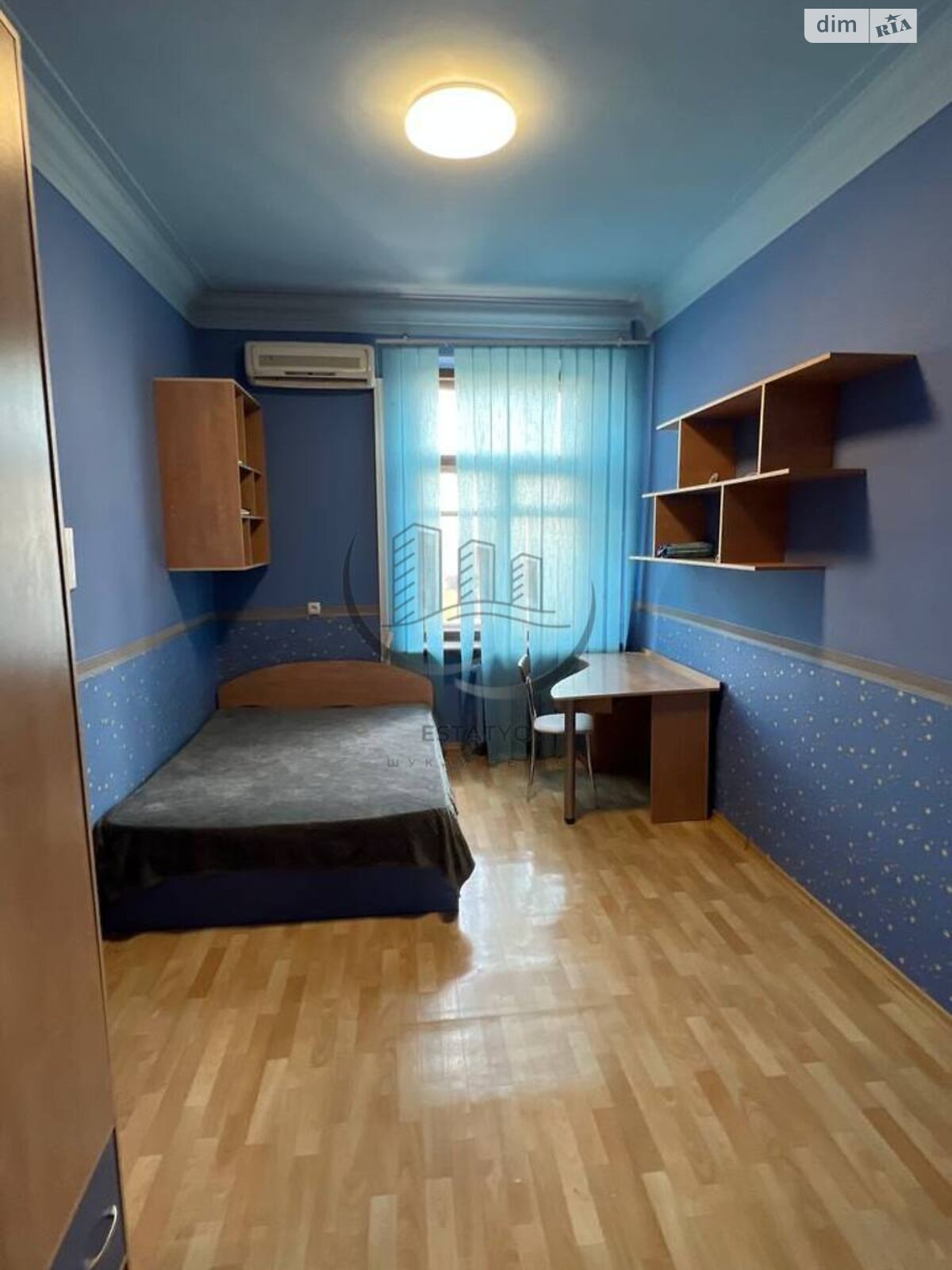 трикімнатна квартира в Харкові, район Центр, на просп. Героїв Харкова 2/2 в довготривалу оренду помісячно фото 1 трикімнатна квартира в Харкові, район Центр, на просп. Героїв Харкова 2/2 в довготривалу оренду помісячно фото 1