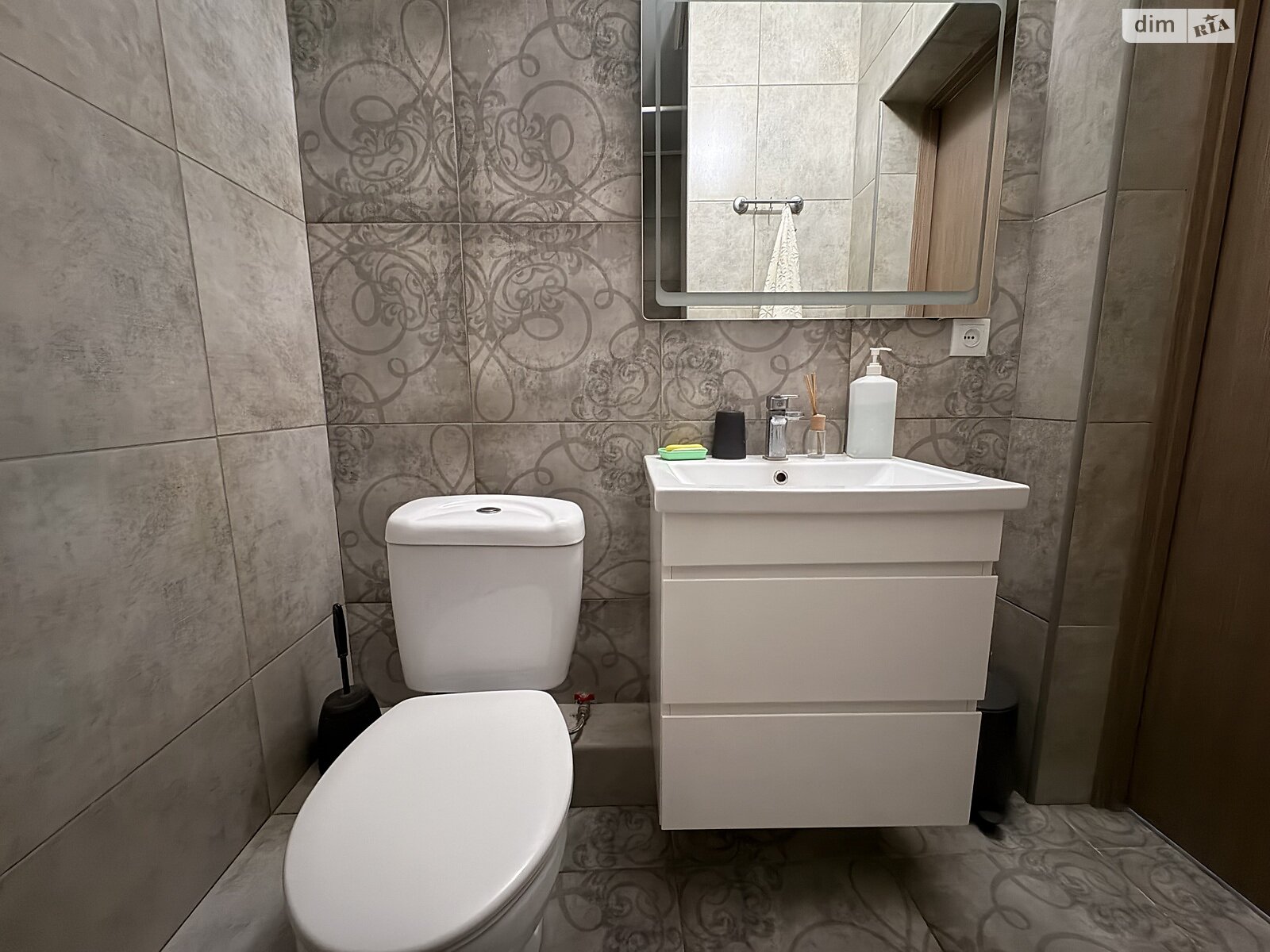 трехкомнатная квартира в Харькове, район Центр, на ул. Рымарская 23А, кв. 22 в аренду на долгий срок помесячно фото 1