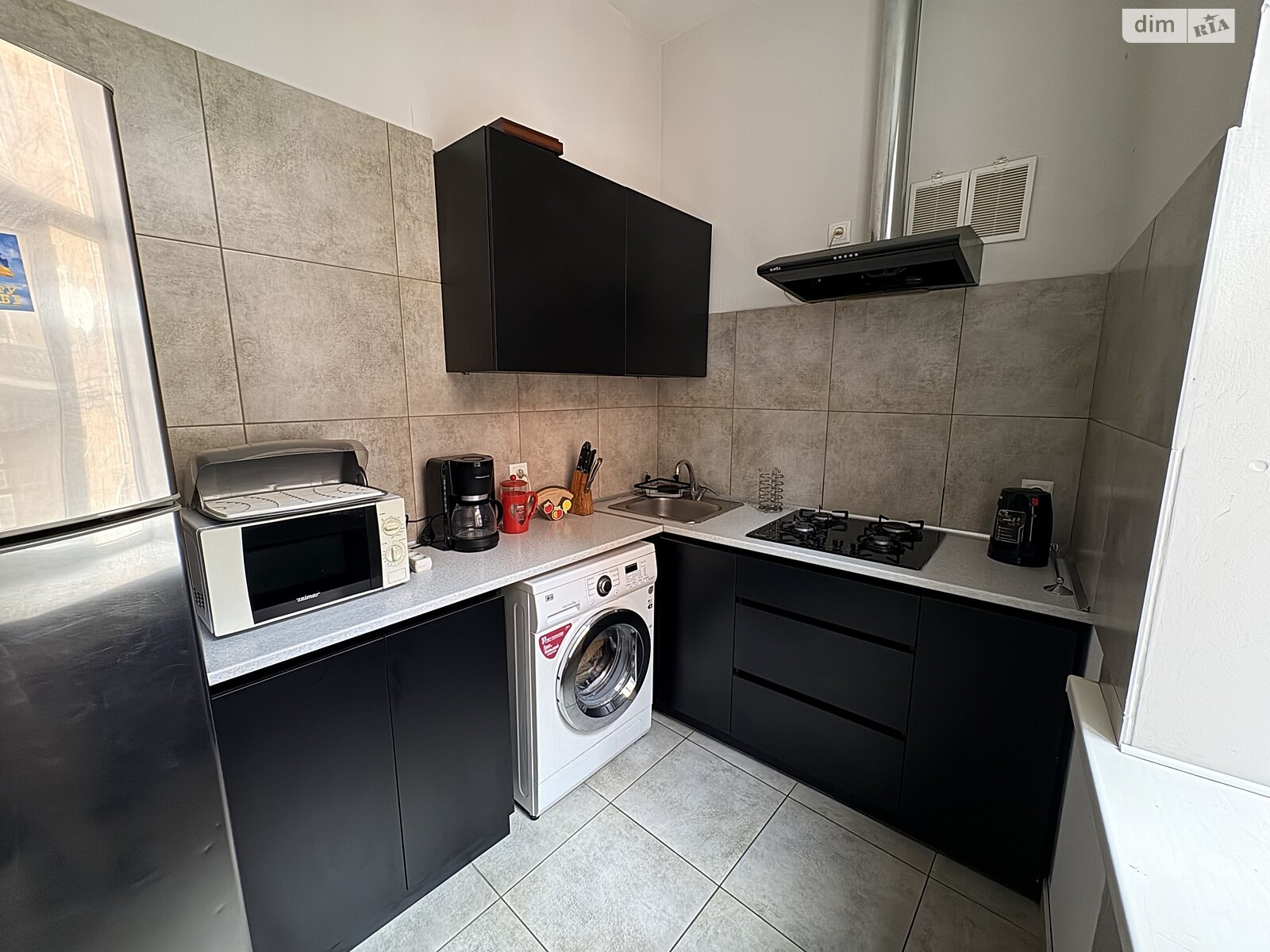 трехкомнатная квартира в Харькове, район Центр, на ул. Рымарская 23А, кв. 22 в аренду на долгий срок помесячно фото 1