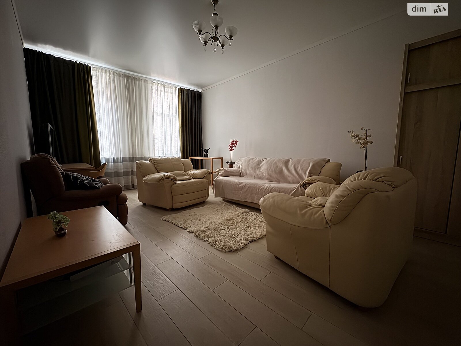 трехкомнатная квартира в Харькове, район Центр, на ул. Рымарская 23А, кв. 22 в аренду на долгий срок помесячно фото 1