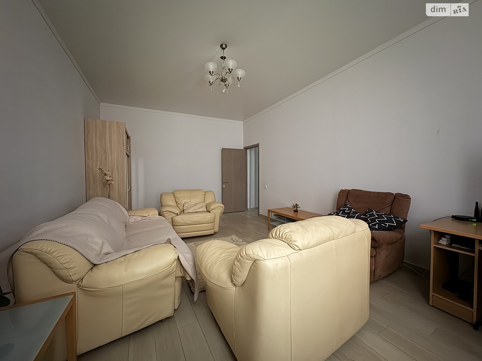 трехкомнатная квартира в Харькове, район Центр, на ул. Рымарская 23А, кв. 22 в аренду на долгий срок помесячно фото 1