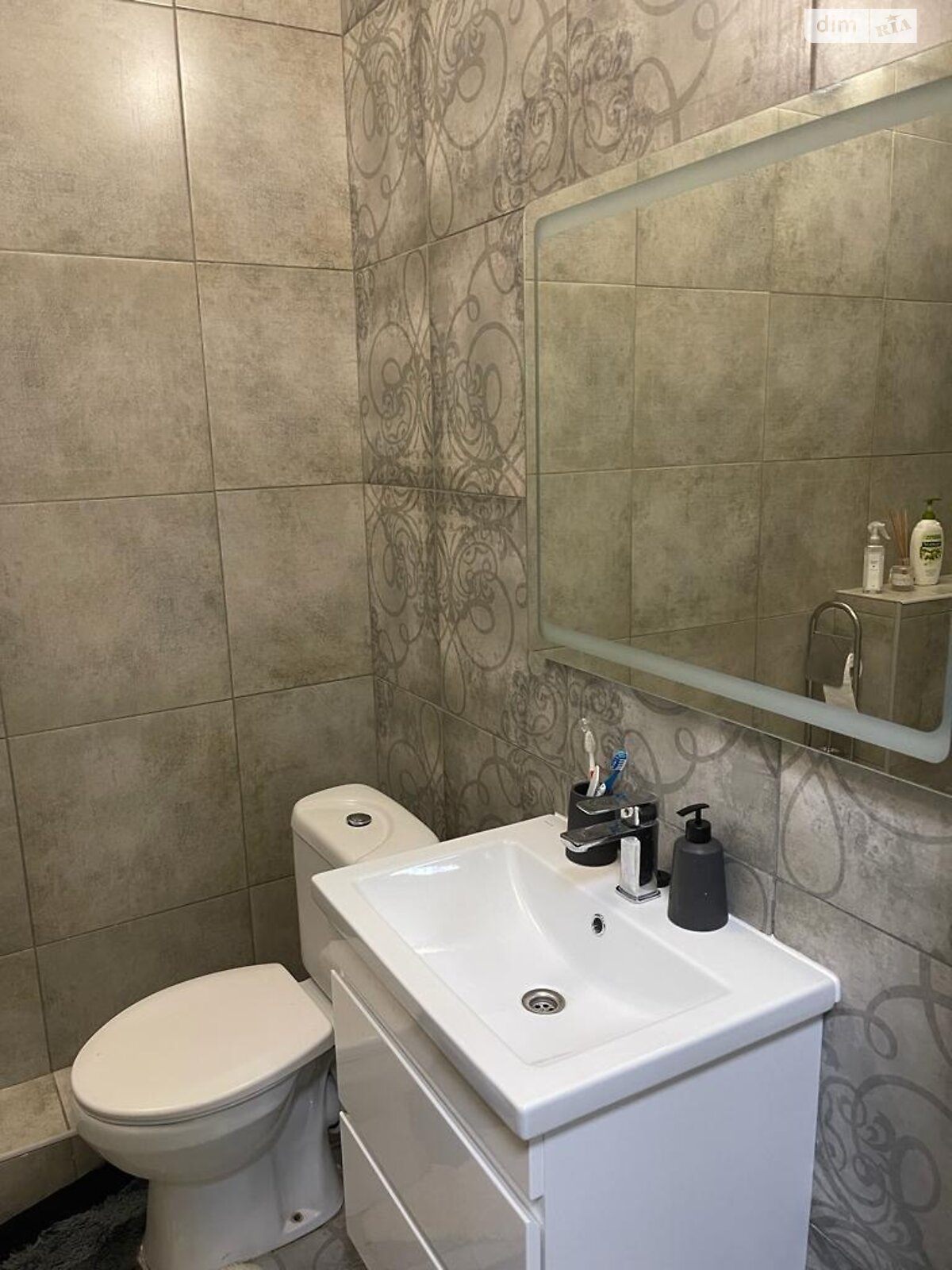 трехкомнатная квартира в Харькове, район Центр, на ул. Рымарская 23А, кв. 22А в аренду на долгий срок помесячно фото 1