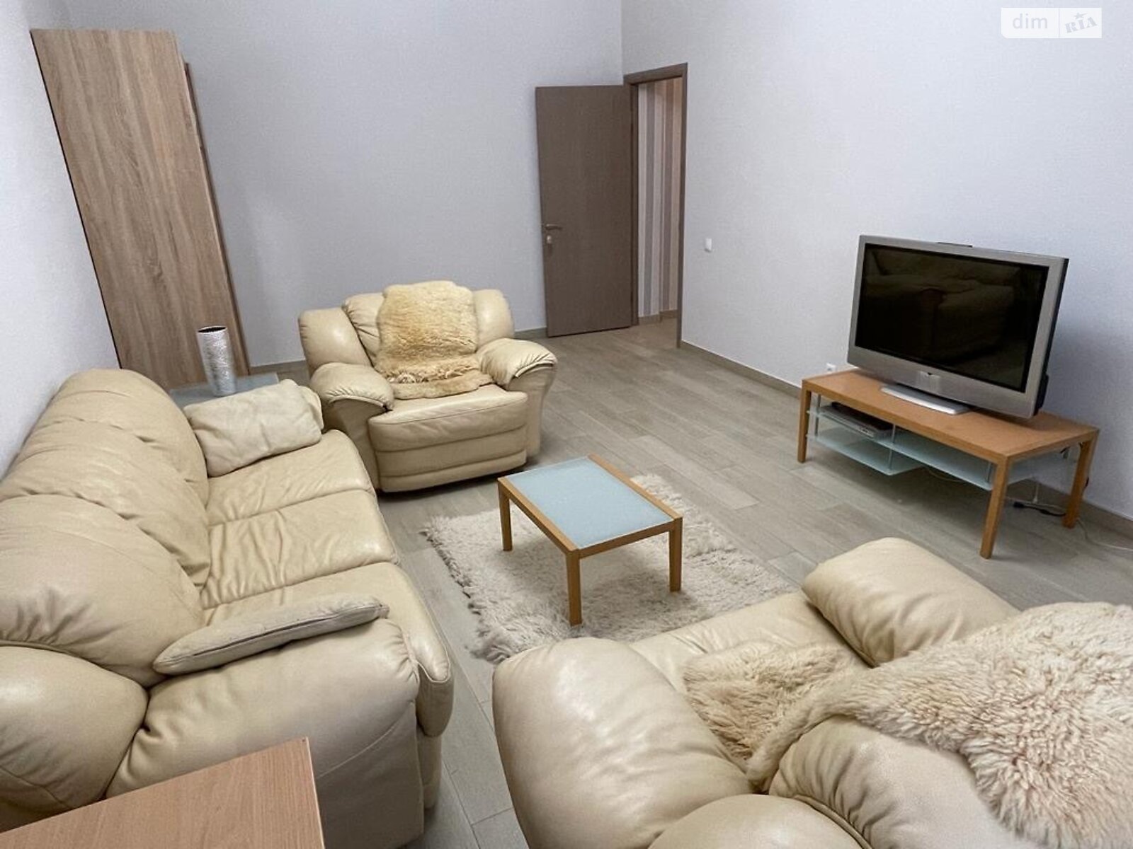 трехкомнатная квартира в Харькове, район Центр, на ул. Рымарская 23А, кв. 22А в аренду на долгий срок помесячно фото 1