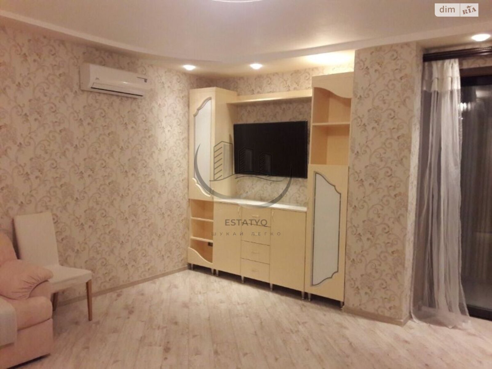 трехкомнатная квартира в Харькове, район Центр, на ул. Сухумская 24 в аренду на долгий срок помесячно фото 1 трехкомнатная квартира в Харькове, район Центр, на ул. Сухумская 24 в аренду на долгий срок помесячно фото 1