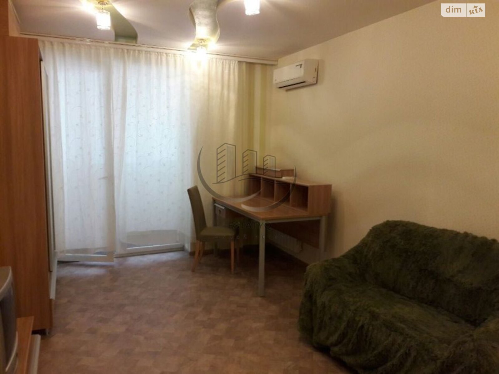 трехкомнатная квартира в Харькове, район Центр, на ул. Сухумская 24 в аренду на долгий срок помесячно фото 1 трехкомнатная квартира в Харькове, район Центр, на ул. Сухумская 24 в аренду на долгий срок помесячно фото 1