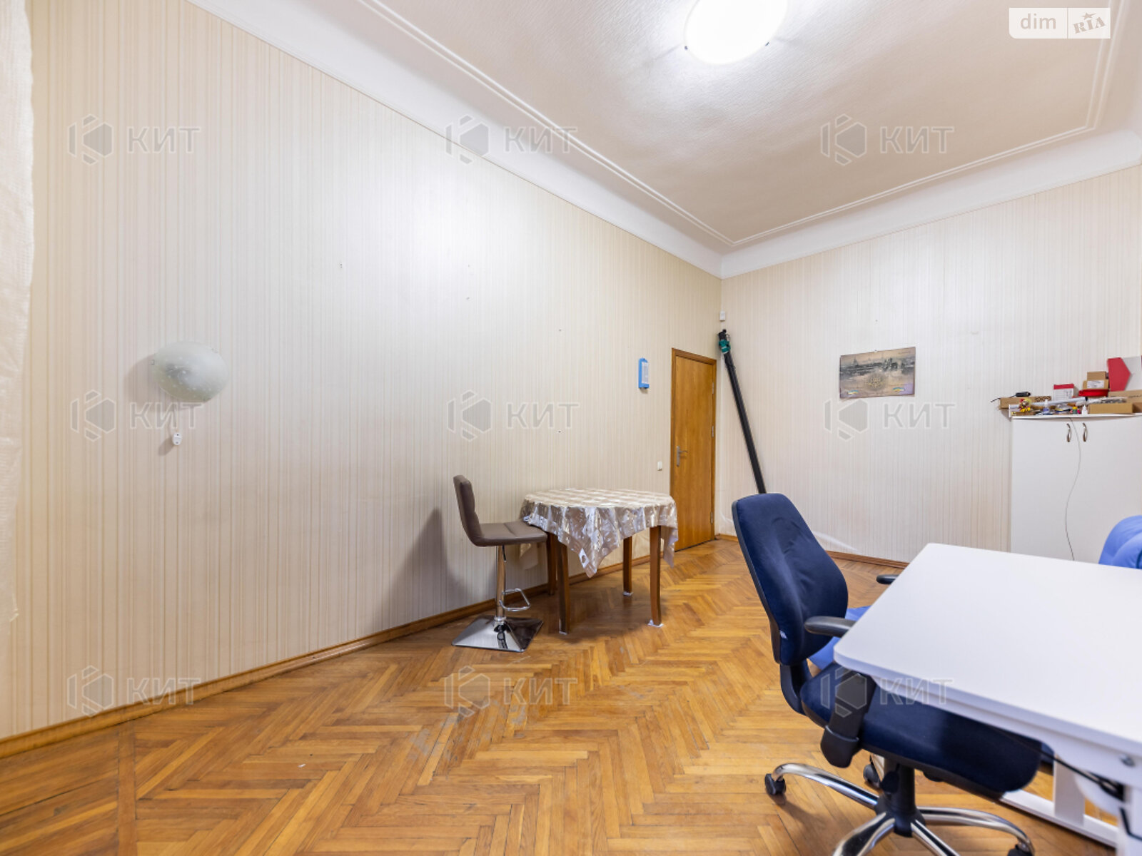 трехкомнатная квартира в Харькове, район Центр, на ул. Багалея 17 в аренду на долгий срок помесячно фото 1 трехкомнатная квартира в Харькове, район Центр, на ул. Багалея 17 в аренду на долгий срок помесячно фото 1