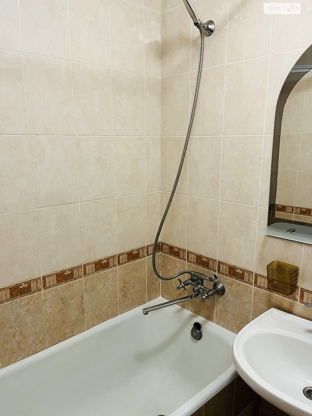 трикімнатна квартира в Харкові, район Індустріальний, на вул. Миру 74 в довготривалу оренду помісячно фото 1