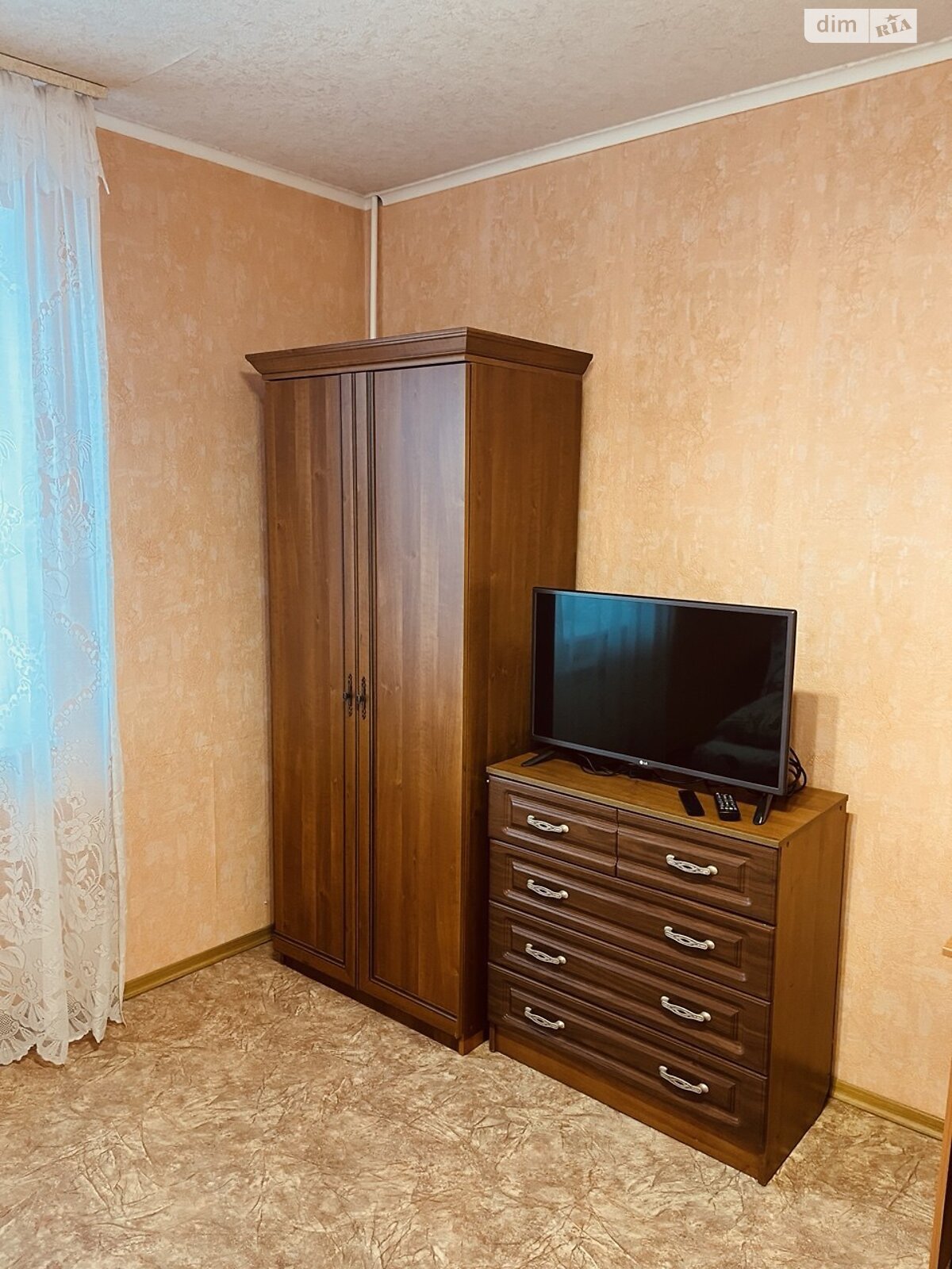 трикімнатна квартира в Харкові, район Індустріальний, на вул. Миру 74 в довготривалу оренду помісячно фото 1