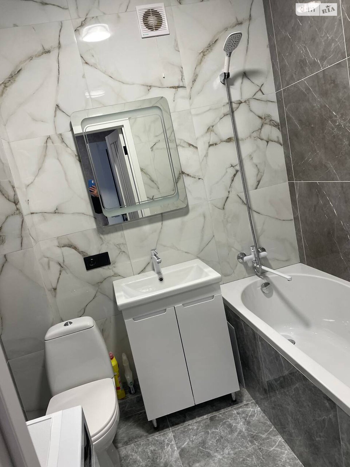 однокомнатная квартира в Хмельницком, район Лезневое, на ул. Винницкая 1/8Б в аренду на долгий срок помесячно фото 1