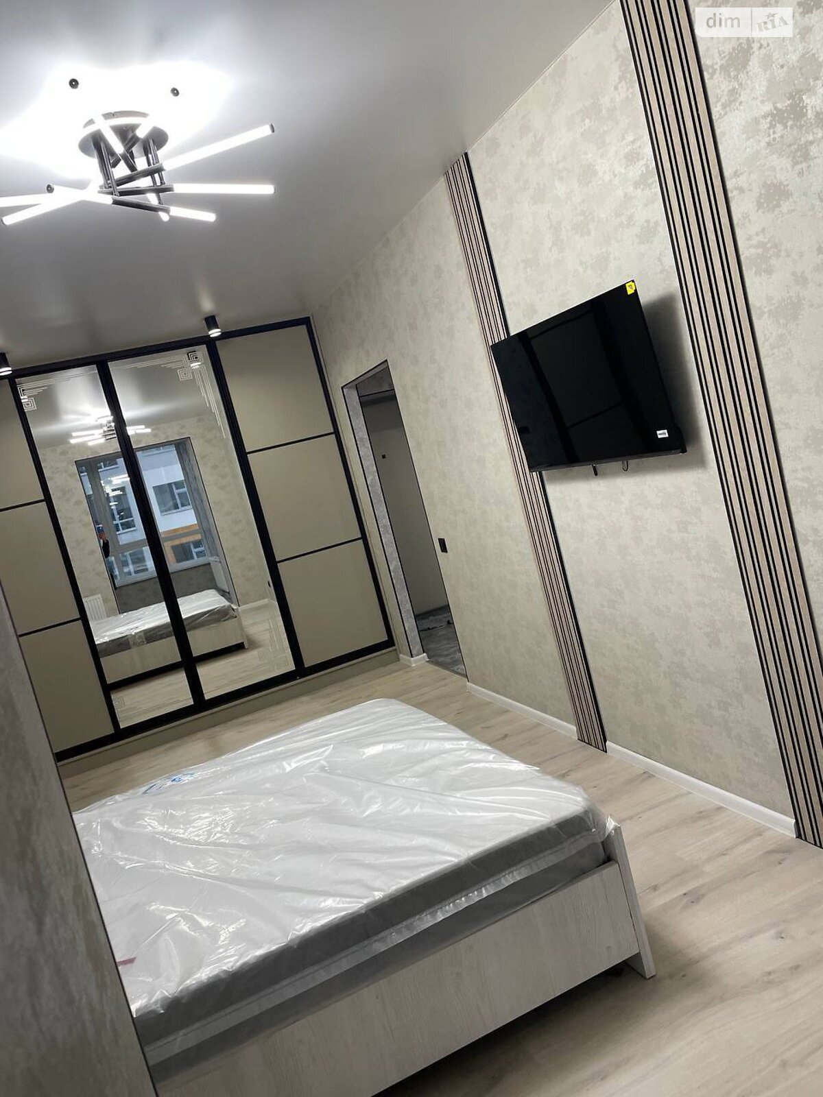 однокомнатная квартира в Хмельницком, район Лезневое, на ул. Винницкая 1/8Б в аренду на долгий срок помесячно фото 1