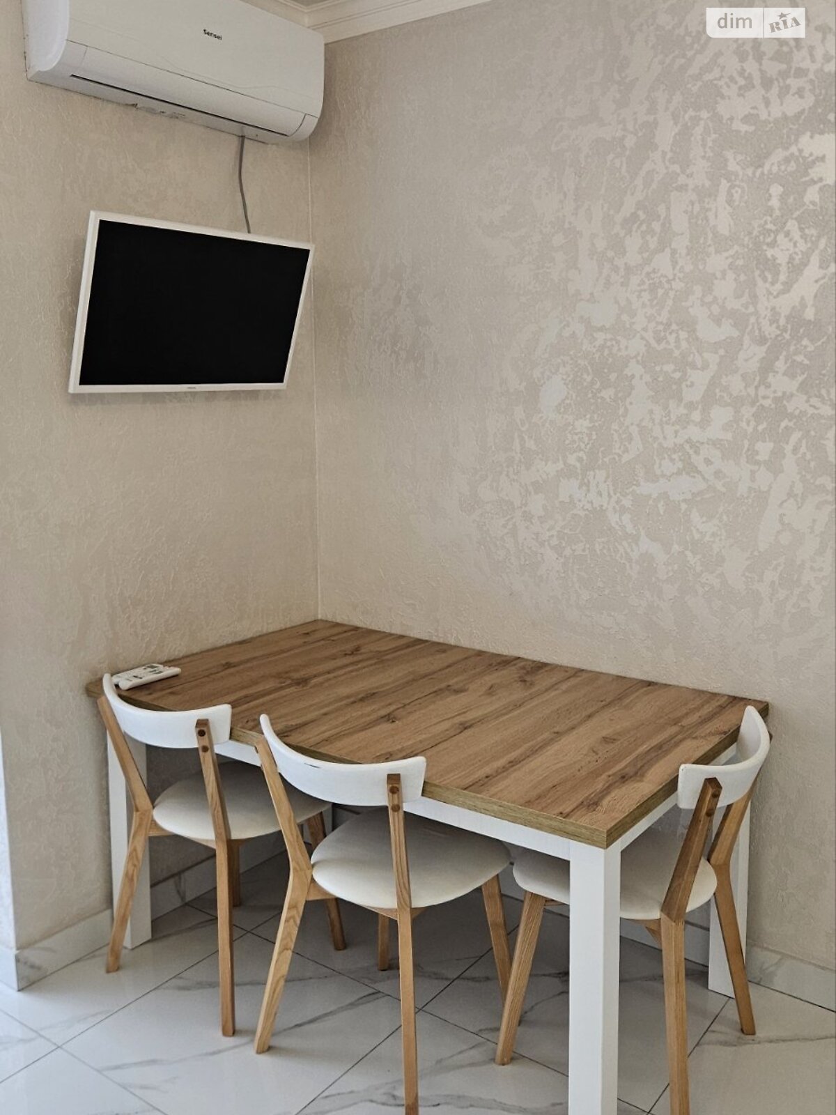 однокімнатна квартира в Хмельницькому, район Лезневе, на вул. Вінницька 1/3 в довготривалу оренду помісячно фото 1