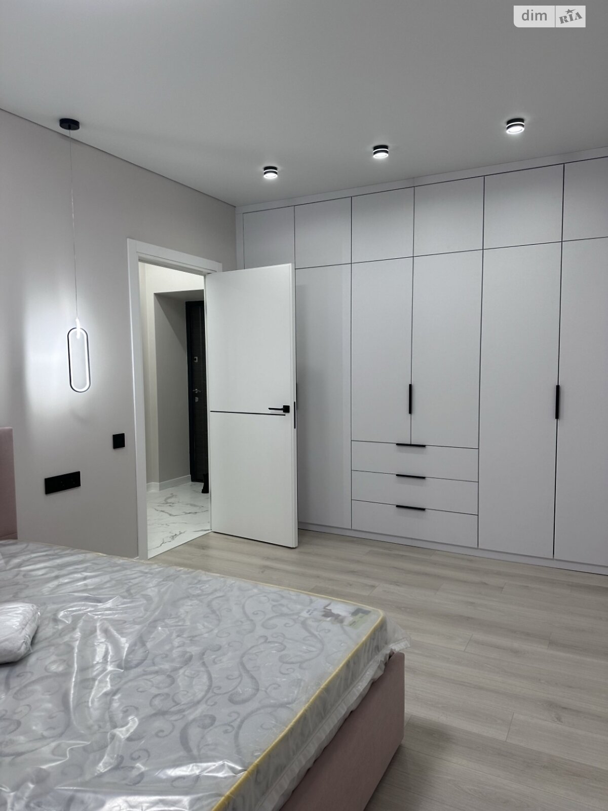 однокімнатна квартира в Хмельницькому, район Лезневе, на шосе Вінницьке 1/3Б в довготривалу оренду помісячно фото 1 однокімнатна квартира в Хмельницькому, район Лезневе, на шосе Вінницьке 1/3Б в довготривалу оренду помісячно фото 1