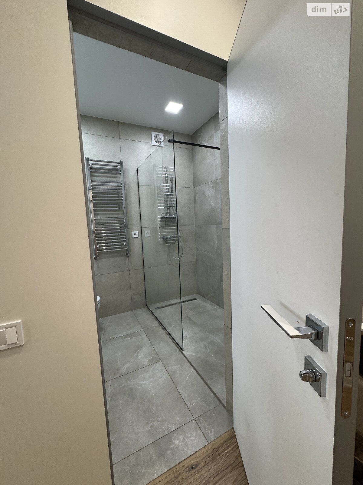 однокімнатна квартира в Хмельницькому, район Озерна, на вул. Лісогринівецька в довготривалу оренду помісячно фото 1