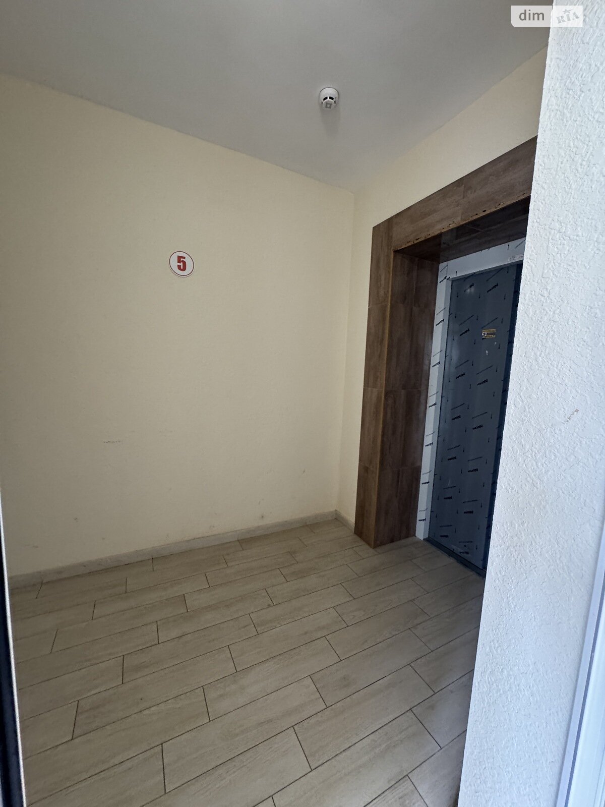 однокімнатна квартира в Хмельницькому, район Озерна, на вул. Лісогринівецька в довготривалу оренду помісячно фото 1