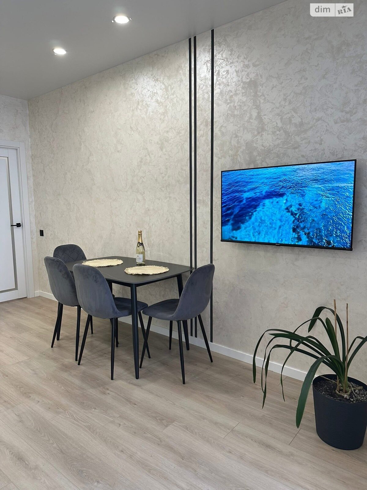 однокімнатна квартира в Хмельницькому, район Озерна, на вул. Лісогринівецька в довготривалу оренду помісячно фото 1