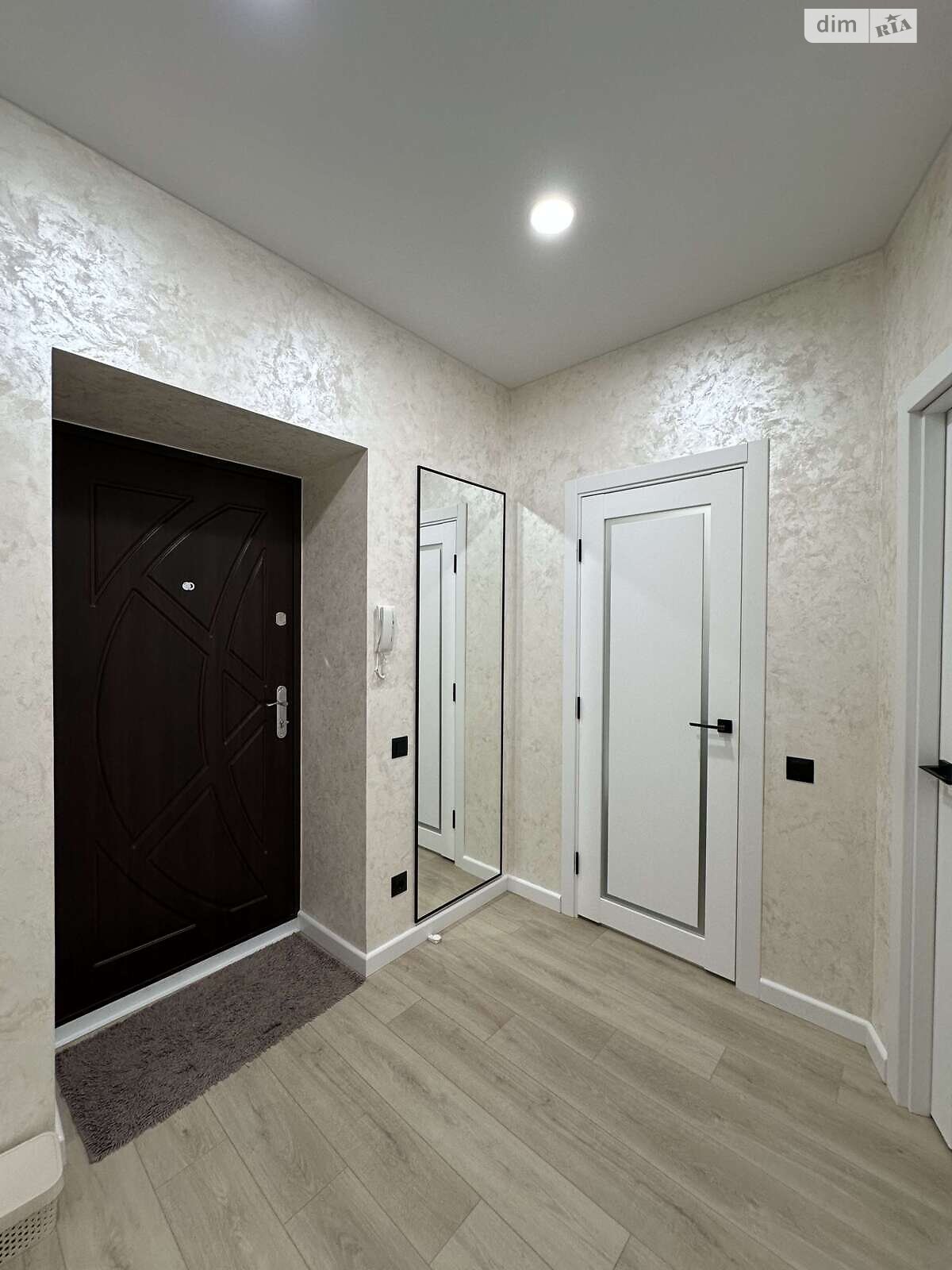 однокімнатна квартира в Хмельницькому, район Озерна, на вул. Лісогринівецька в довготривалу оренду помісячно фото 1