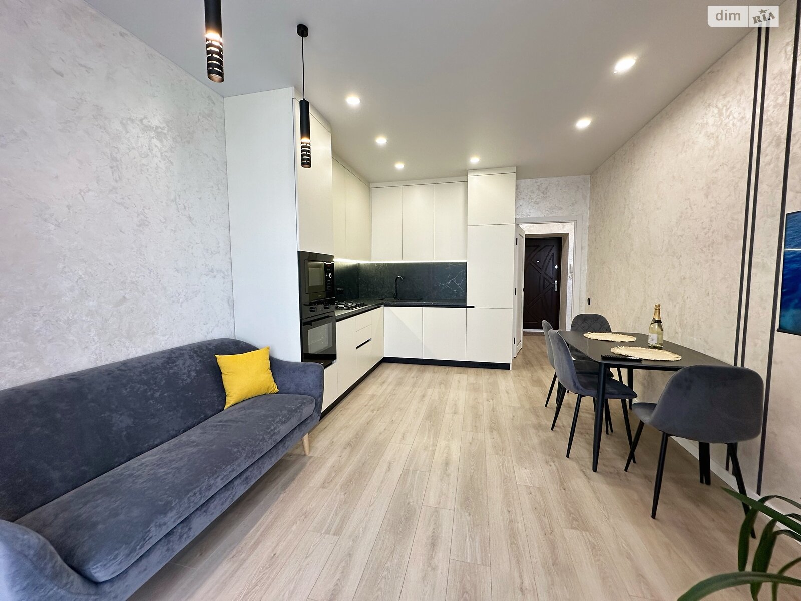 однокімнатна квартира в Хмельницькому, район Озерна, на вул. Лісогринівецька в довготривалу оренду помісячно фото 1