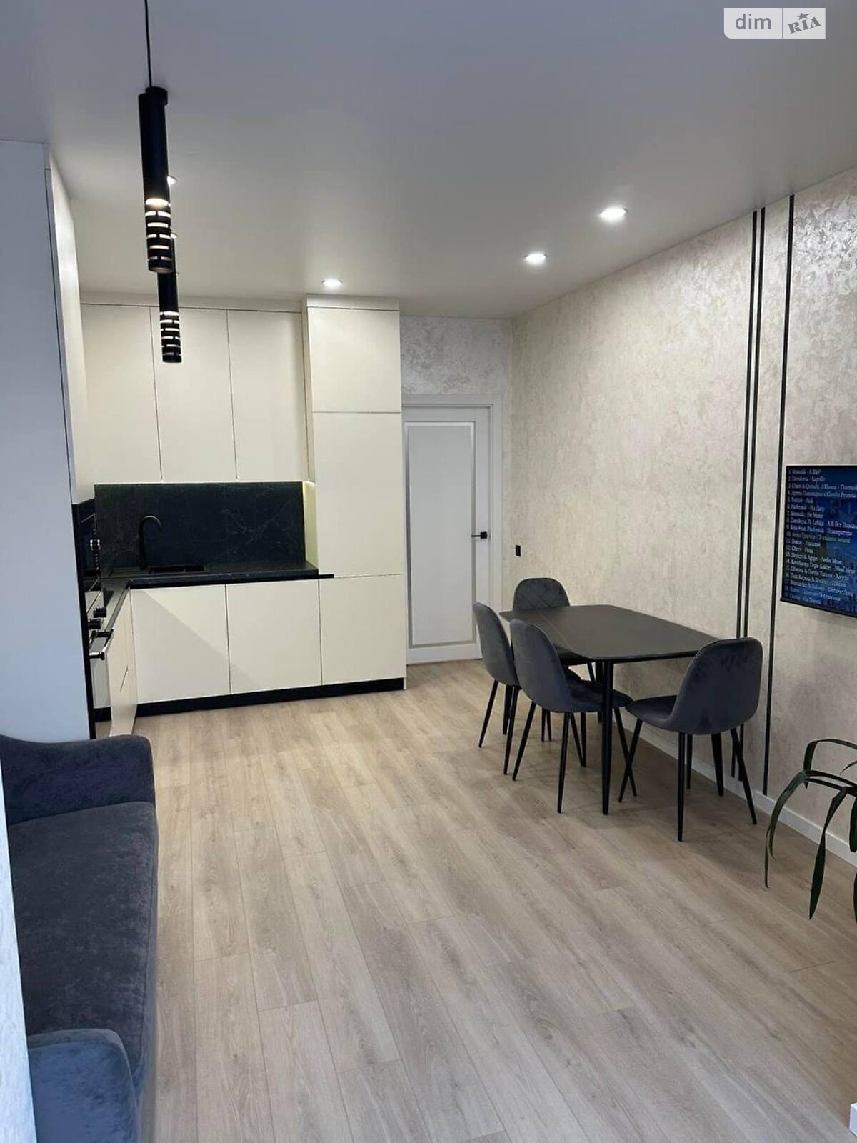 однокімнатна квартира в Хмельницькому, район Озерна, на вул. Лісогринівецька в довготривалу оренду помісячно фото 1