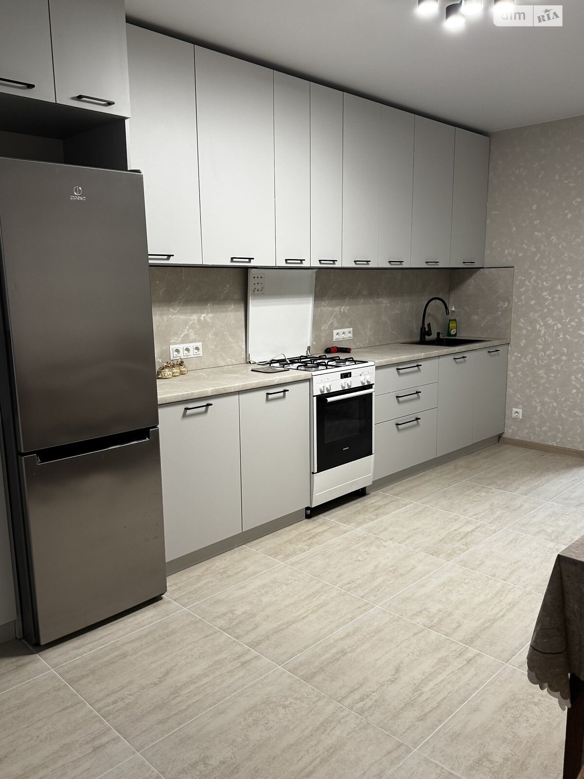 двухкомнатная квартира в Хмельницком, район Озёрный, на ул. Лесогриневецкая 34 в аренду на долгий срок помесячно фото 1 двухкомнатная квартира в Хмельницком, район Озёрный, на ул. Лесогриневецкая 34 в аренду на долгий срок помесячно фото 1