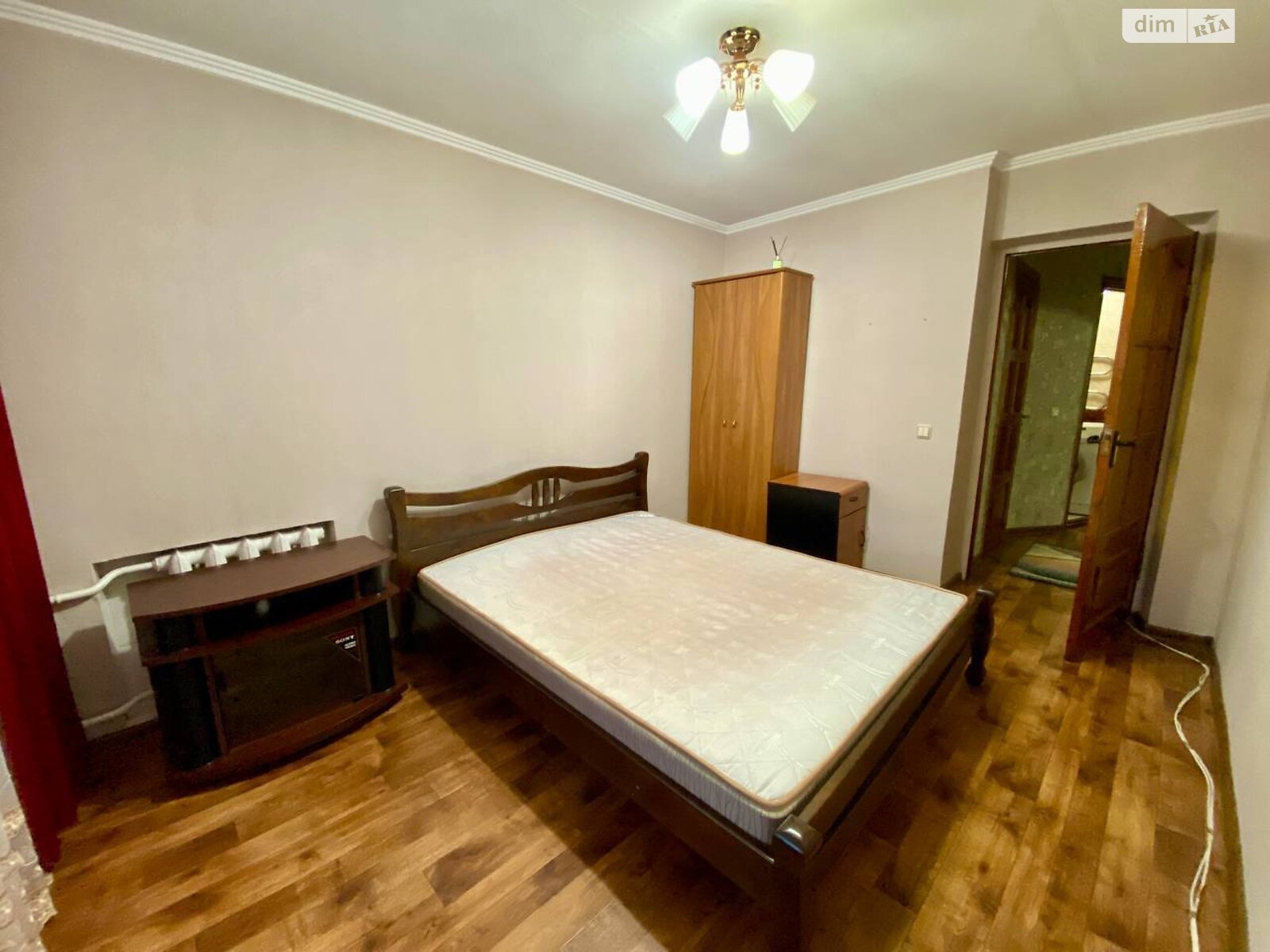 трехкомнатная квартира в Хмельницком, район Озёрный, на ул. Панаса Мирного в аренду на долгий срок помесячно фото 1 трехкомнатная квартира в Хмельницком, район Озёрный, на ул. Панаса Мирного в аренду на долгий срок помесячно фото 1