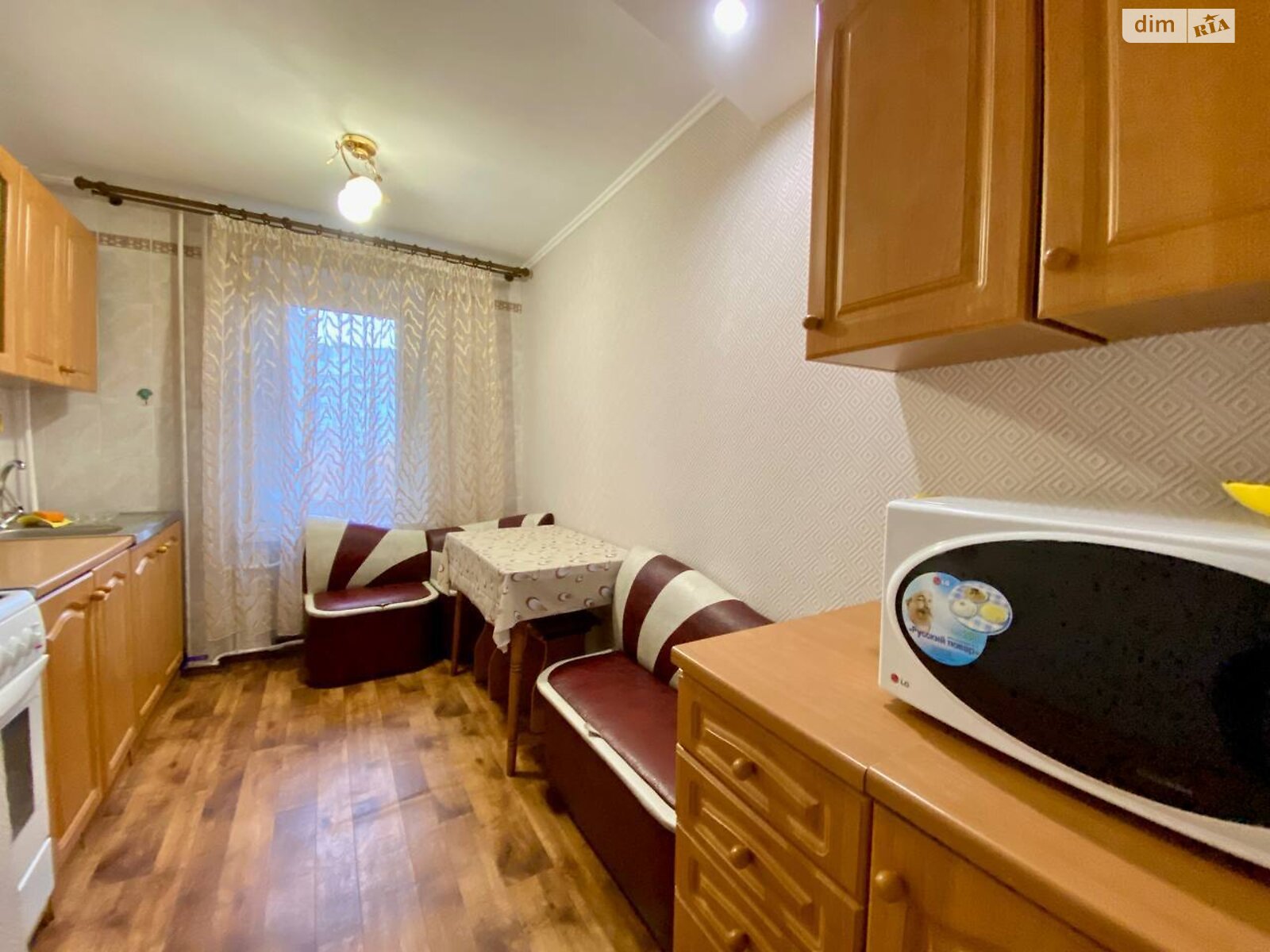 трехкомнатная квартира в Хмельницком, район Озёрный, на ул. Панаса Мирного в аренду на долгий срок помесячно фото 1 трехкомнатная квартира в Хмельницком, район Озёрный, на ул. Панаса Мирного в аренду на долгий срок помесячно фото 1