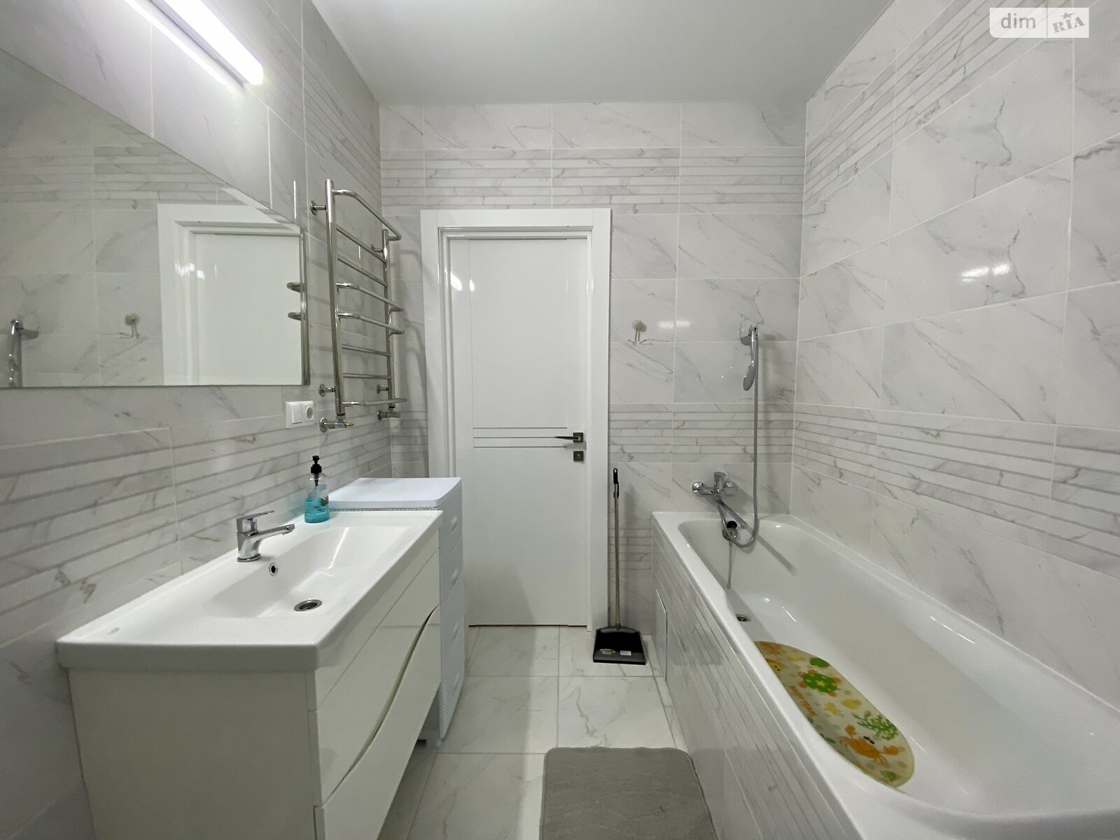 однокомнатная квартира в Хмельницком, район Озёрный, на ул. Сечевых Стрельцов 2/4 в аренду на долгий срок помесячно фото 1 однокомнатная квартира в Хмельницком, район Озёрный, на ул. Сечевых Стрельцов 2/4 в аренду на долгий срок помесячно фото 1