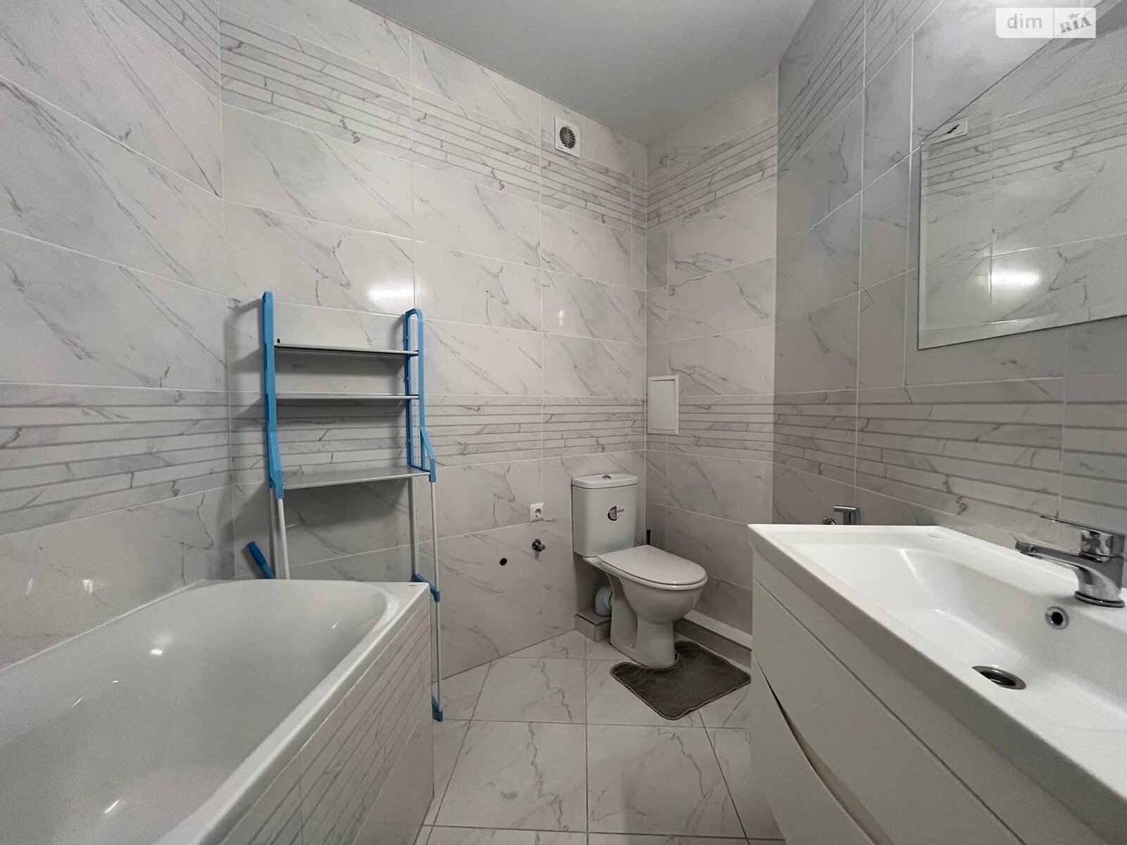 однокомнатная квартира в Хмельницком, район Озёрный, на ул. Сечевых Стрельцов в аренду на долгий срок помесячно фото 1