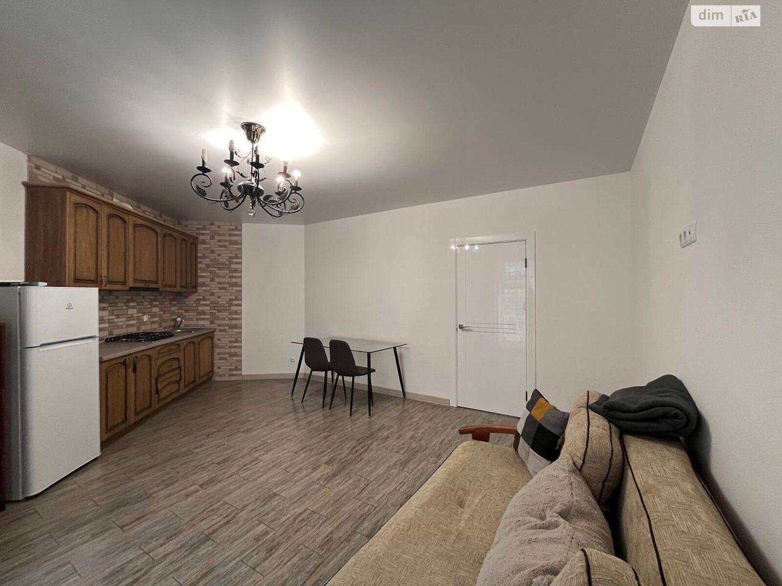 однокомнатная квартира в Хмельницком, район Озёрный, на ул. Сечевых Стрельцов в аренду на долгий срок помесячно фото 1