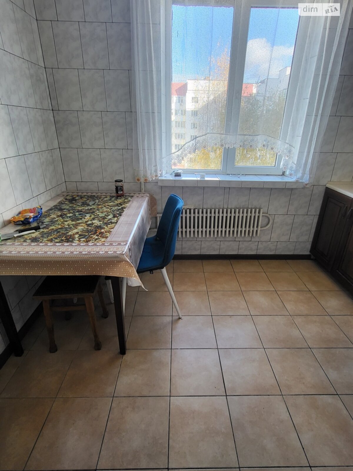 трехкомнатная квартира в Хмельницком, район Озёрный, на ул. Зализняка Максима 20/1, кв. 58 в аренду на долгий срок помесячно фото 1 трехкомнатная квартира в Хмельницком, район Озёрный, на ул. Зализняка Максима 20/1, кв. 58 в аренду на долгий срок помесячно фото 1