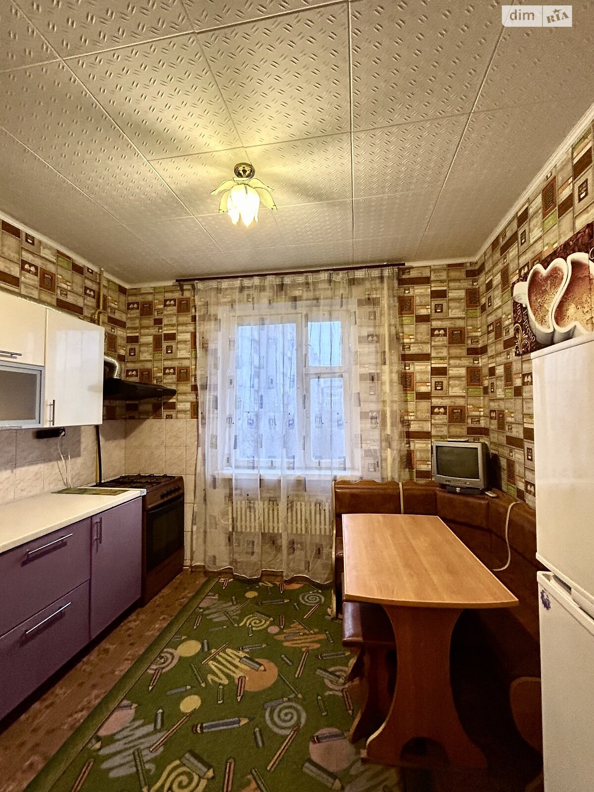 трехкомнатная квартира с мебелью в Хмельницком, район Озёрный, на ул. Зализняка Максима 22 в аренду на долгий срок помесячно фото 1