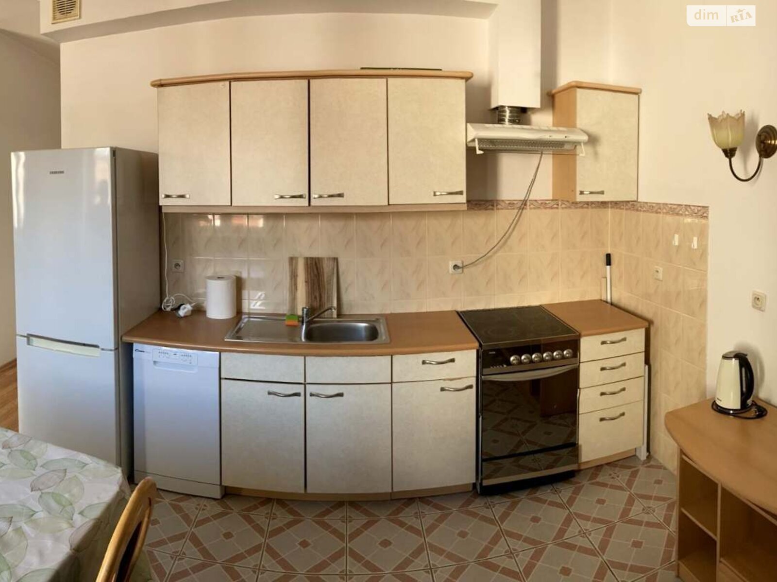 трехкомнатная квартира в Хмельницком, район Раково, на ул. Довженко 4, кв. 2 в аренду на долгий срок помесячно фото 1 трехкомнатная квартира в Хмельницком, район Раково, на ул. Довженко 4, кв. 2 в аренду на долгий срок помесячно фото 1