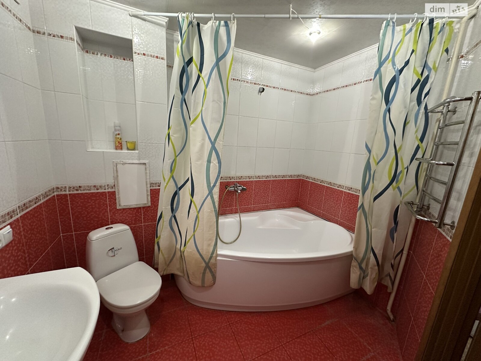 трехкомнатная квартира в Хмельницком, на ул. Степана Бандеры 6 в аренду на долгий срок помесячно фото 1