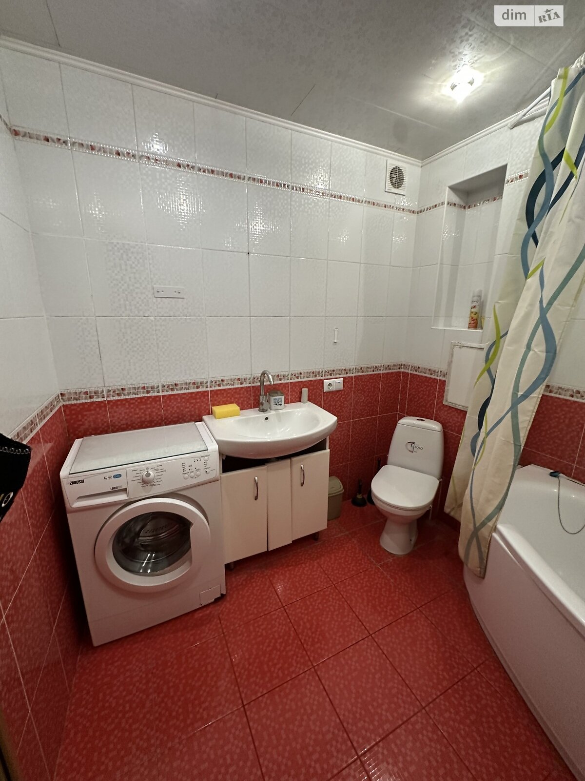 трехкомнатная квартира в Хмельницком, на ул. Степана Бандеры 6 в аренду на долгий срок помесячно фото 1