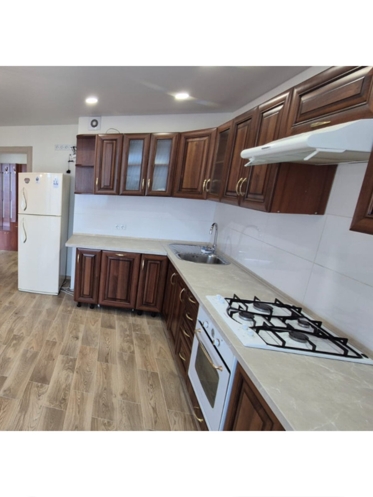 двухкомнатная квартира в Хмельницком, район Центр, на ул. Героя Украины Александра Петраковского 16Б в аренду на долгий срок помесячно фото 1 двухкомнатная квартира в Хмельницком, район Центр, на ул. Героя Украины Александра Петраковского 16Б в аренду на долгий срок помесячно фото 1