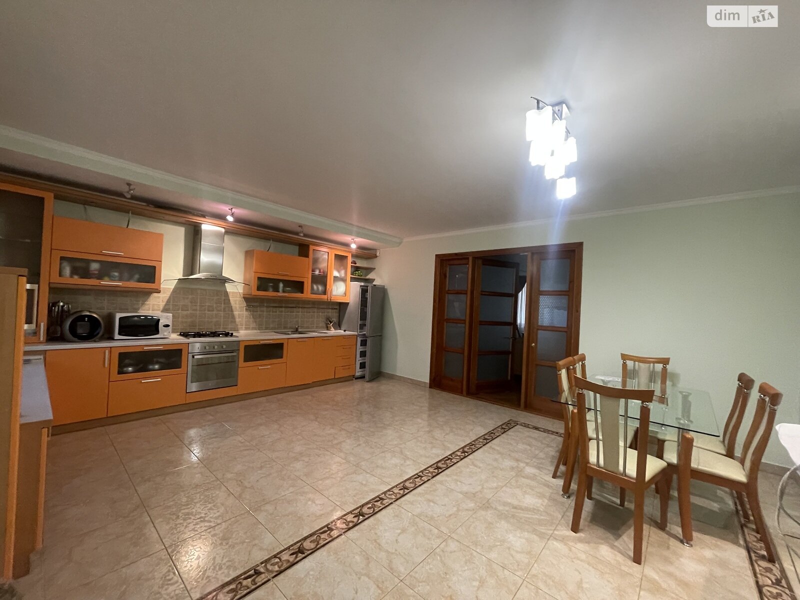 трехкомнатная квартира в Хмельницком, район Центр, на ул. Парковая 6/2 в аренду на долгий срок помесячно фото 1 трехкомнатная квартира в Хмельницком, район Центр, на ул. Парковая 6/2 в аренду на долгий срок помесячно фото 1