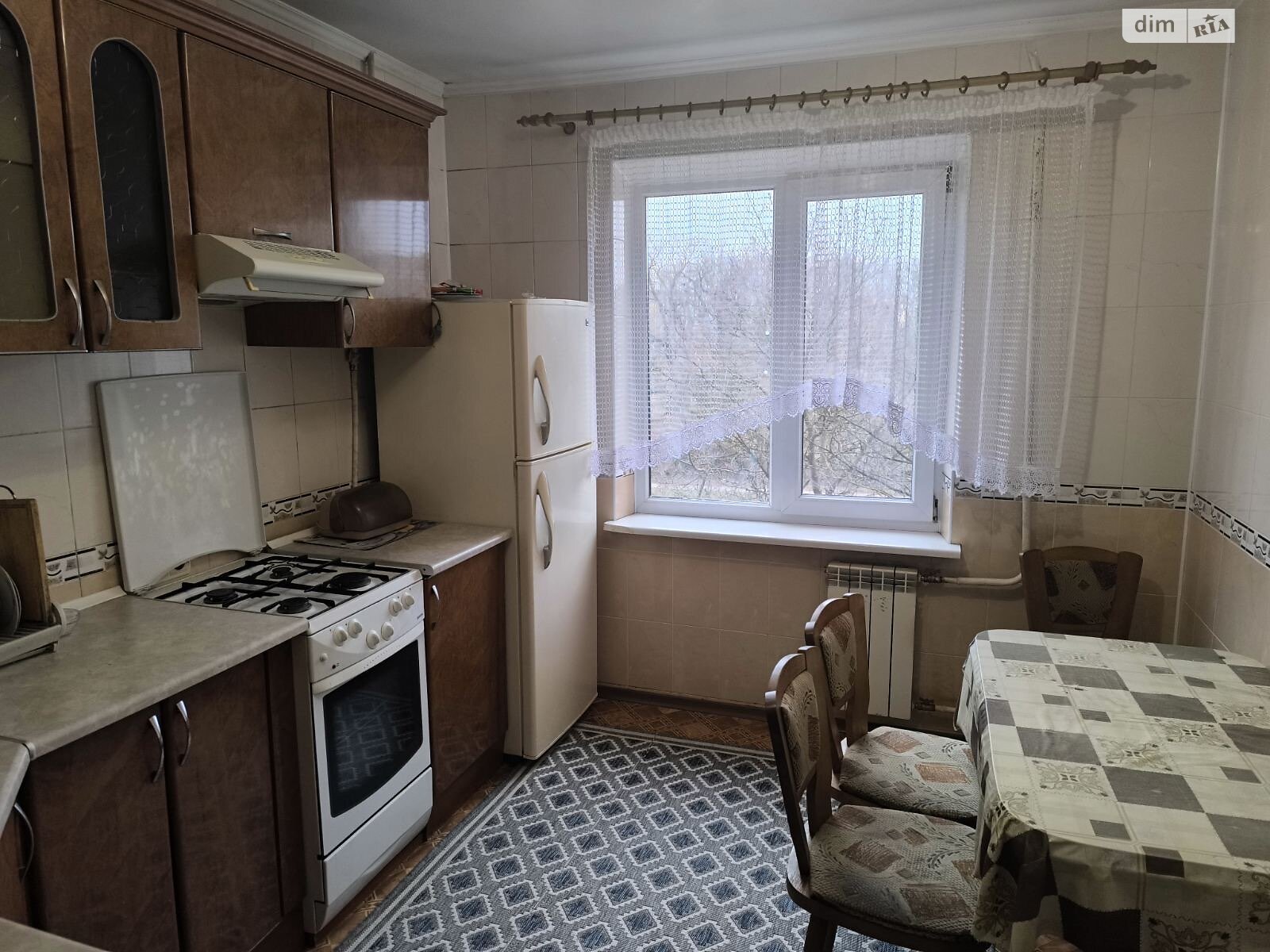 трикімнатна квартира в Хмельницькому, район Центр, на вул. Прибузька 24 в довготривалу оренду помісячно фото 1 трикімнатна квартира в Хмельницькому, район Центр, на вул. Прибузька 24 в довготривалу оренду помісячно фото 1