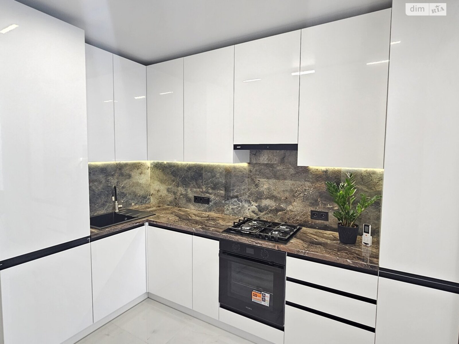 двухкомнатная квартира в Хмельницком, район Центр, на ул. Шевченко 39 в аренду на долгий срок помесячно фото 1 двухкомнатная квартира в Хмельницком, район Центр, на ул. Шевченко 39 в аренду на долгий срок помесячно фото 1