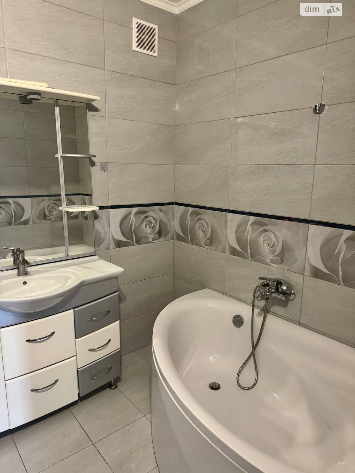 двухкомнатная квартира в Хмельницком, район Центр, на ул. Шевченко 46 в аренду на долгий срок помесячно фото 1 двухкомнатная квартира в Хмельницком, район Центр, на ул. Шевченко 46 в аренду на долгий срок помесячно фото 1