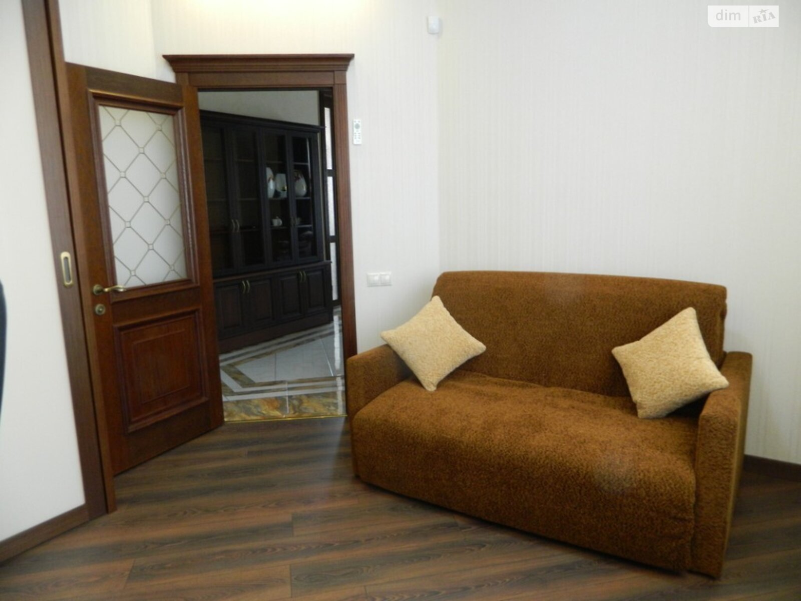 трехкомнатная квартира с мебелью в Хмельницком, район Центр, на ул. Соборная в аренду на долгий срок помесячно фото 1