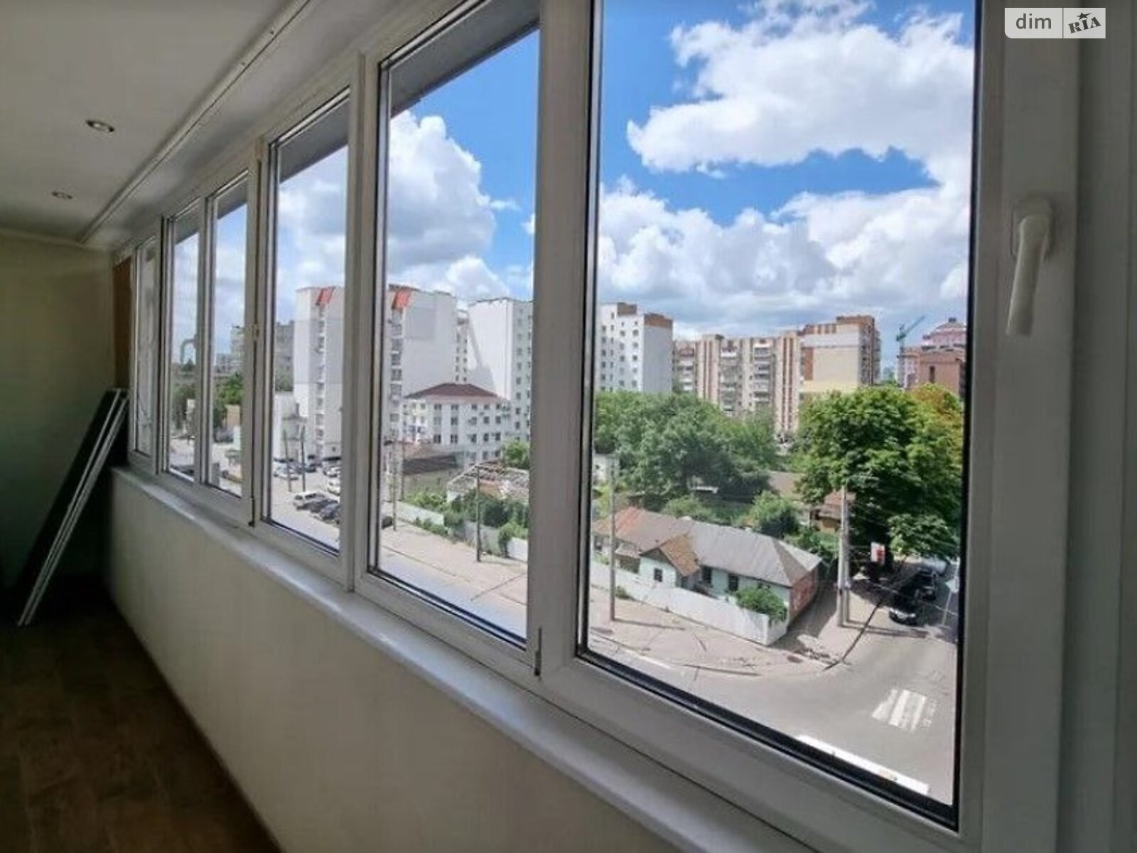 чотирикімнатна квартира в Хмельницькому, район Центр, на вул. Свободи 19 в довготривалу оренду помісячно фото 1 чотирикімнатна квартира в Хмельницькому, район Центр, на вул. Свободи 19 в довготривалу оренду помісячно фото 1
