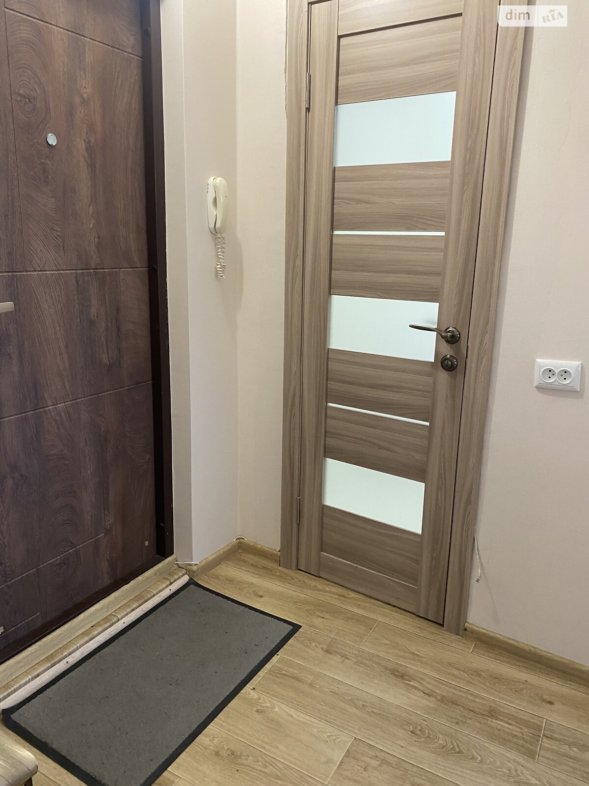 однокімнатна квартира з меблями в Хмельницькому, район Центр, на вул. Трембовецької Марії 38 в довготривалу оренду помісячно фото 1 однокімнатна квартира з меблями в Хмельницькому, район Центр, на вул. Трембовецької Марії 38 в довготривалу оренду помісячно фото 1