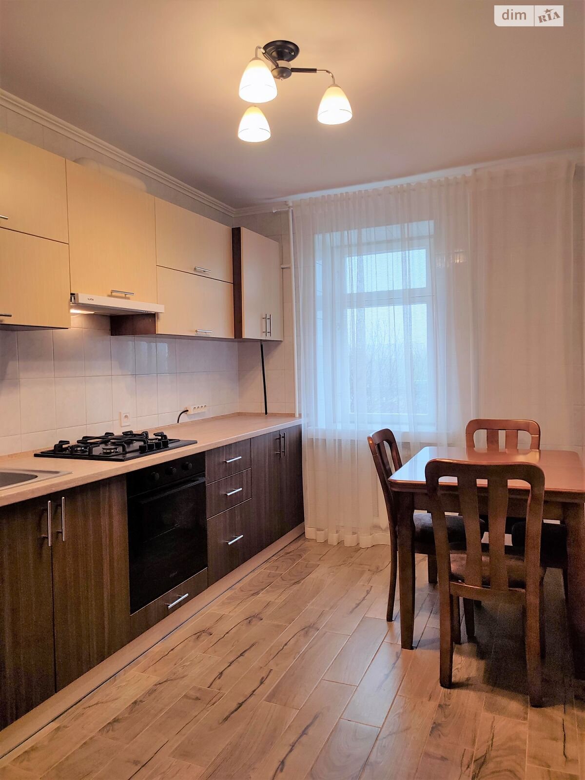 трехкомнатная квартира в Хмельницком, район Центр, на ул. Трембовецкой Марии 3 в аренду на долгий срок помесячно фото 1